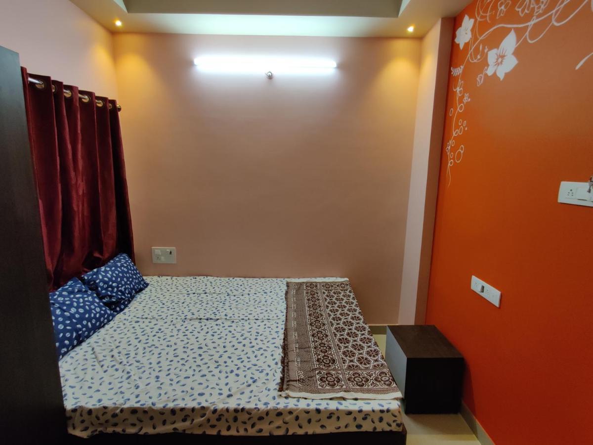 Bandekar Home Stay Mālvan Екстериор снимка