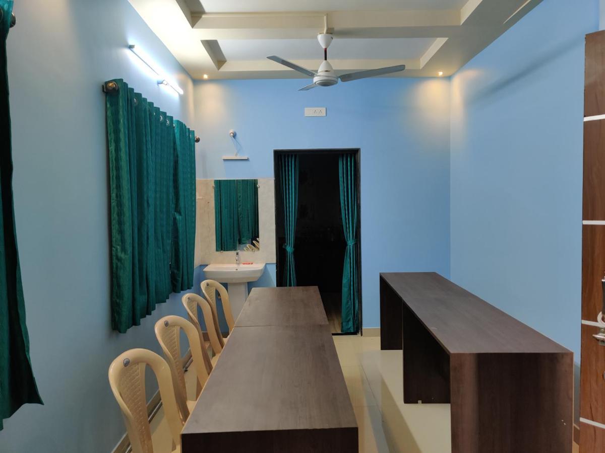 Bandekar Home Stay Mālvan Екстериор снимка