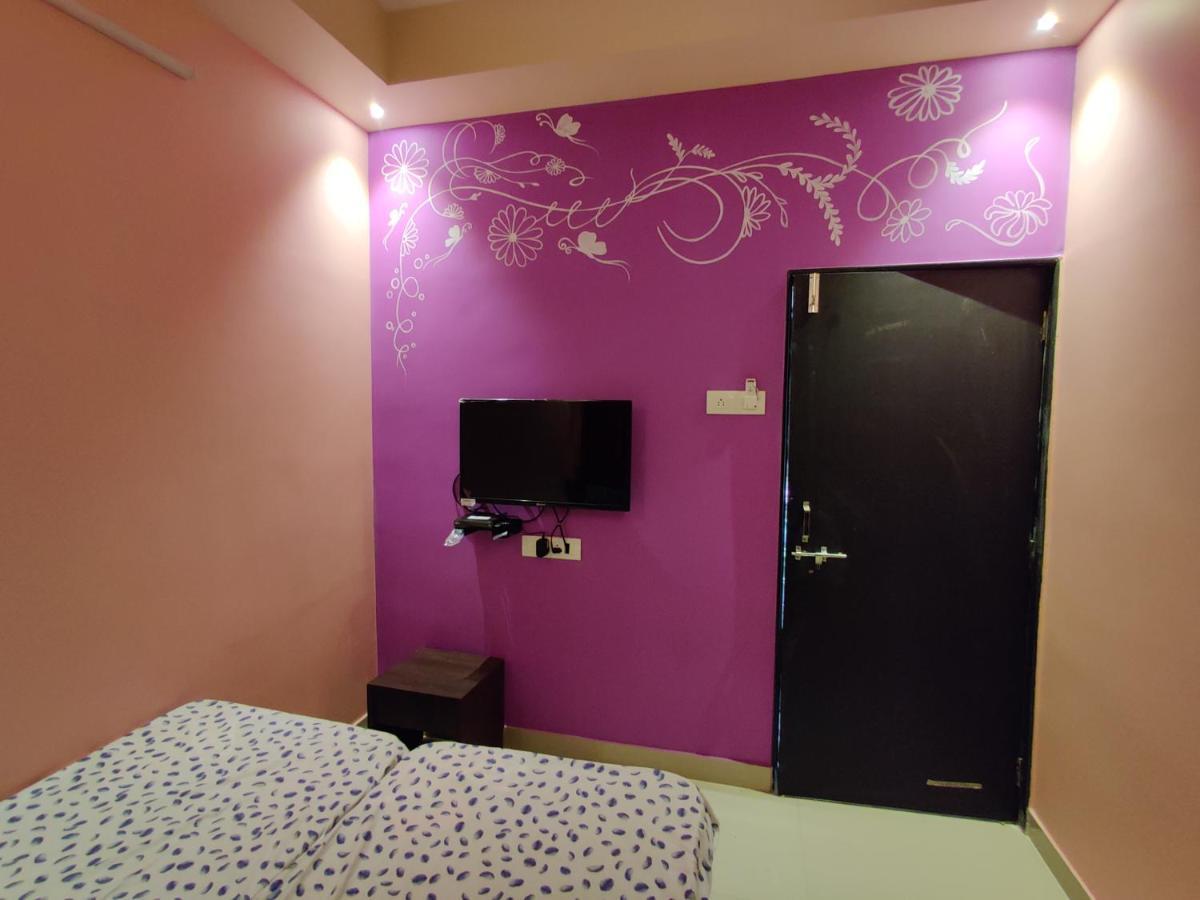Bandekar Home Stay Mālvan Екстериор снимка