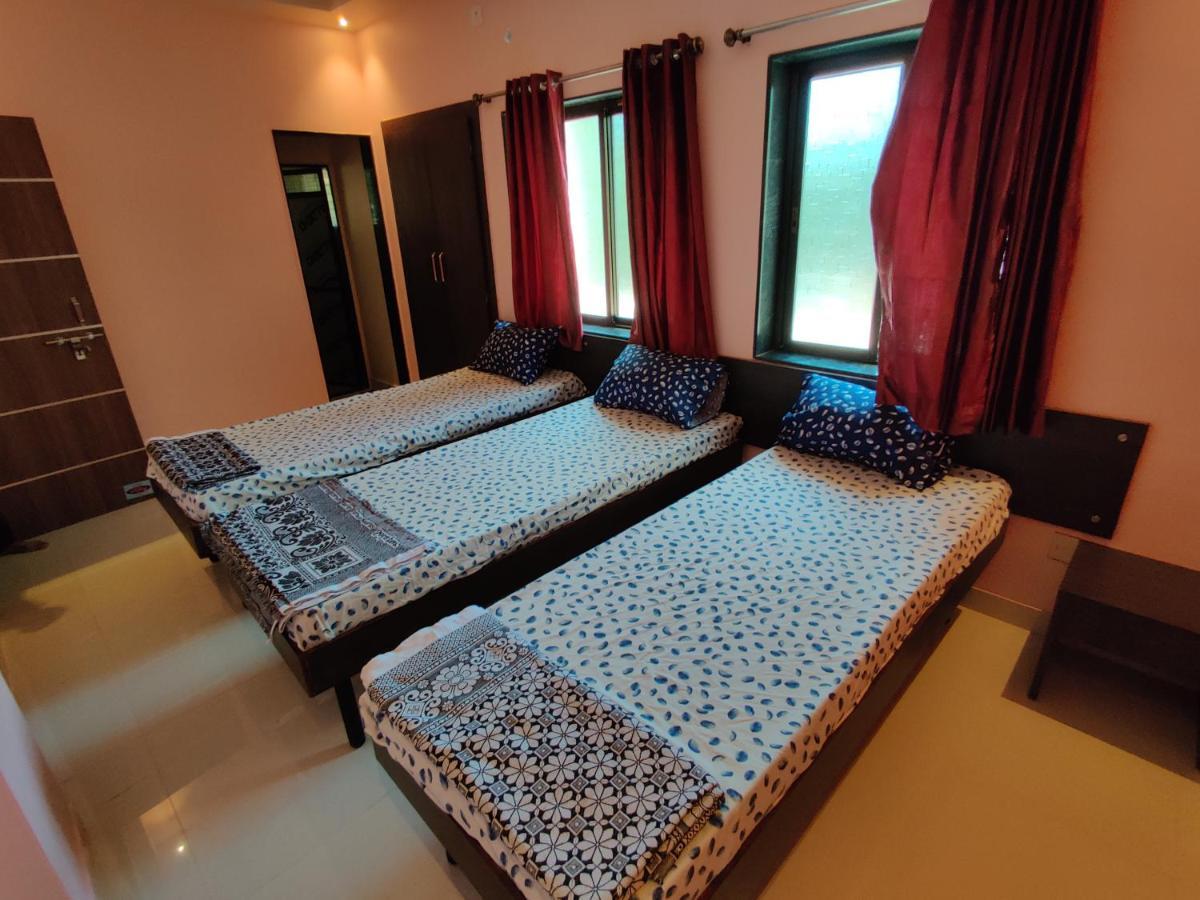 Bandekar Home Stay Mālvan Екстериор снимка
